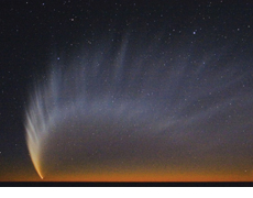 マックノート彗星（2007年1月1日撮影）（提供：S.Deiries/ESO）