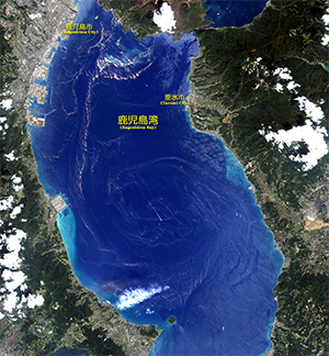 AVNIR-2が観測した鹿児島湾沿岸の赤潮