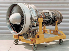 研究用に開発されたFJR710エンジン。高度な技術が国際的に認められ、国際共同開発エンジンV2500の製品化に発展。