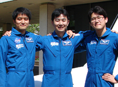2011年にISS搭乗宇宙飛行士に認定された同期の宇宙飛行士（左から大西、油井、金井）