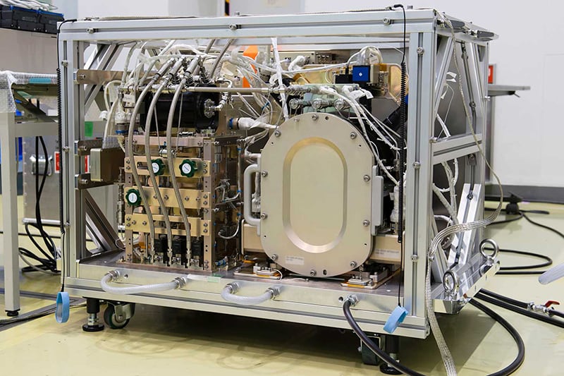 「きぼう」船内実験室にある多目的実験ラック（MSPR）に搭載して実験を行う固体燃焼実験装置（SCEM） 酸素濃度45%までの雰囲気条件において固体材料の燃焼実験を行うことが可能
                          
