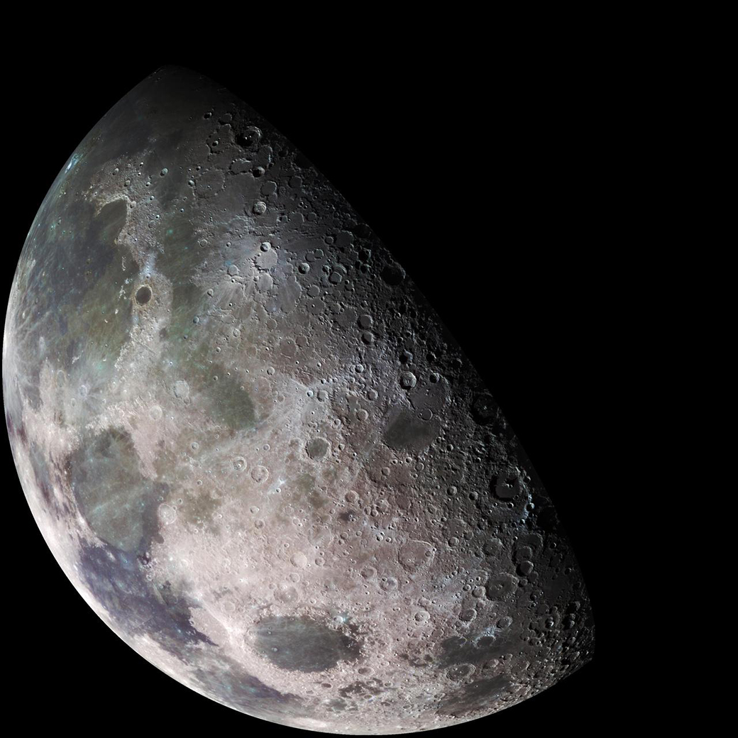月は約14日間の昼と約14日間の夜を繰り返す。昼間は約100度以上、夜はマイナス約170度にもなる過酷な環境だ。photo：NASA
